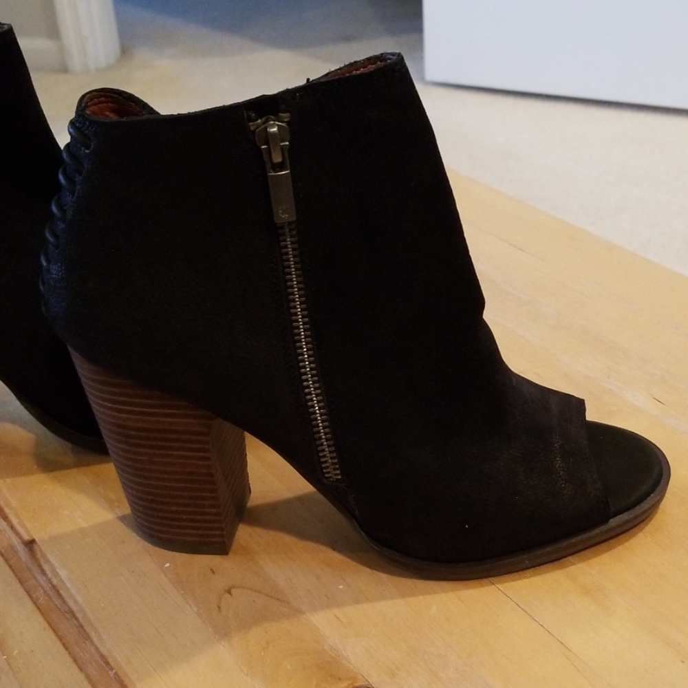 Ankle boots